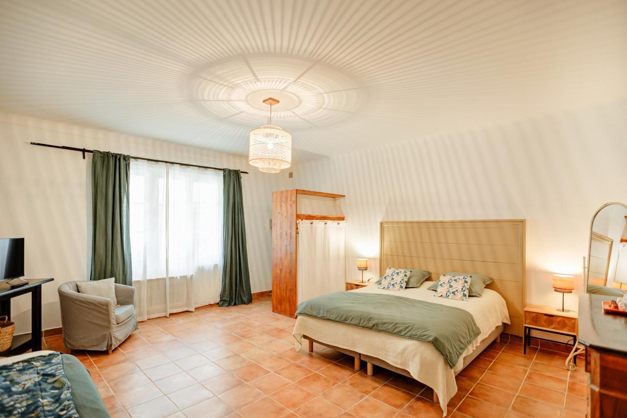 Le Domaine De L'Osage Hotel Pont-Saint-Esprit Room photo